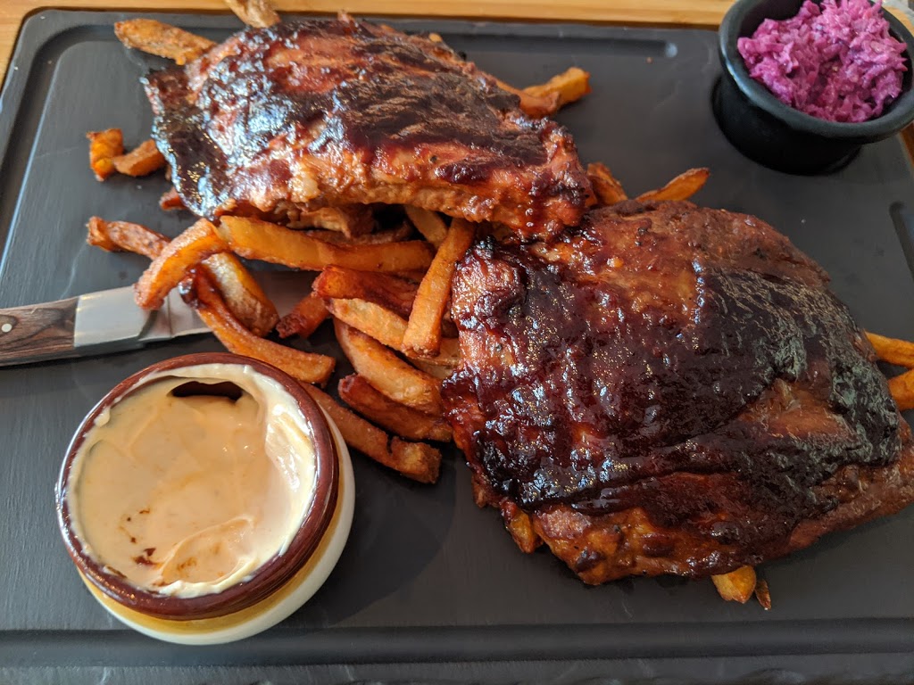 Restaurant Le Capitaine Provost | 2000 Chemin du Motel-sur-le-Lac, Frontenac, QC G6B 2S1, Canada | Phone: (819) 583-0293