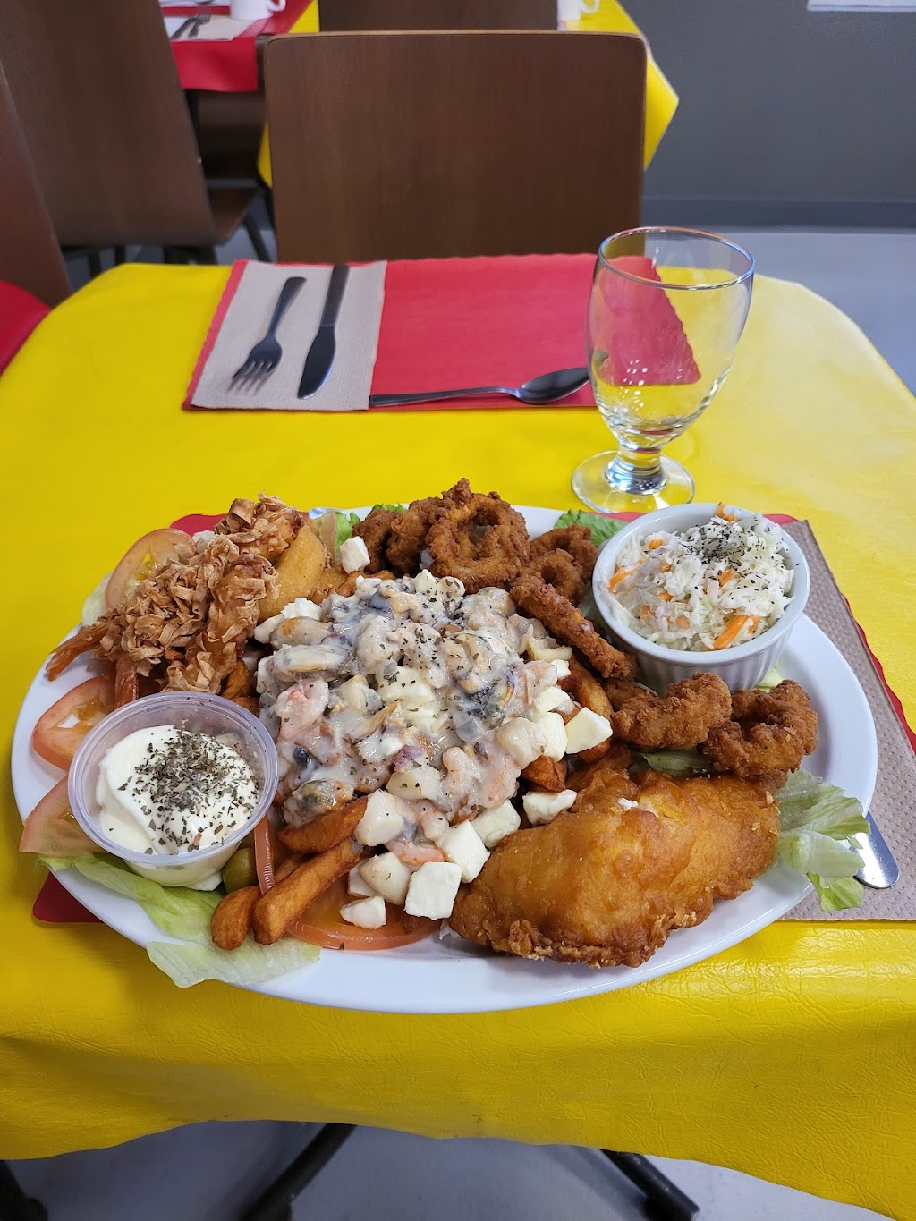Resto SUA COCHE | 90 Rte Jean-Baptiste-Casault, Montmagny, QC G5V 3R8, Canada | Phone: (418) 248-4848