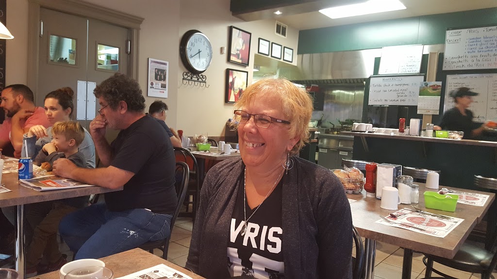 Cantine Ste-Rosalie | 4940 Boulevard Laurier E, Saint-Hyacinthe, QC J2R 2C3, Canada | Phone: (450) 799-4158