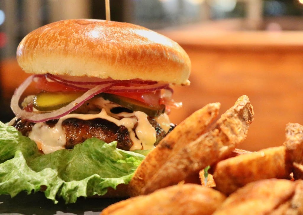 Showtime Bistro | 2761 Markham Rd a5, Scarborough, ON M1X 0A4, Canada | Phone: (416) 292-1170