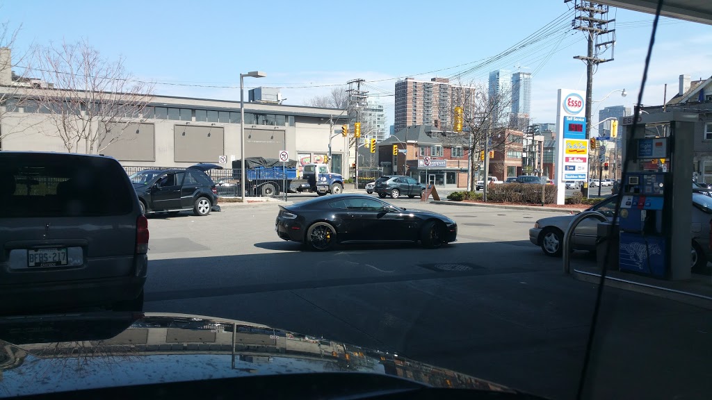 Esso | 150 Dupont St, Toronto, ON M5R 2E6, Canada | Phone: (416) 850-9636