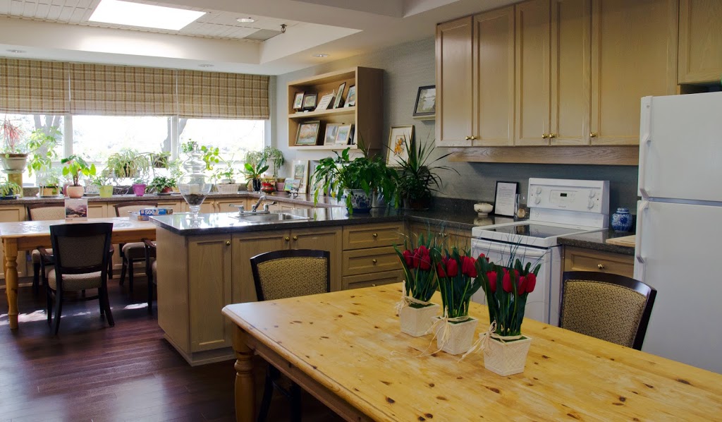 Revera The Beechwood | 1500 Rathburn Rd E, Mississauga, ON L4W 4L7, Canada | Phone: (905) 238-0800