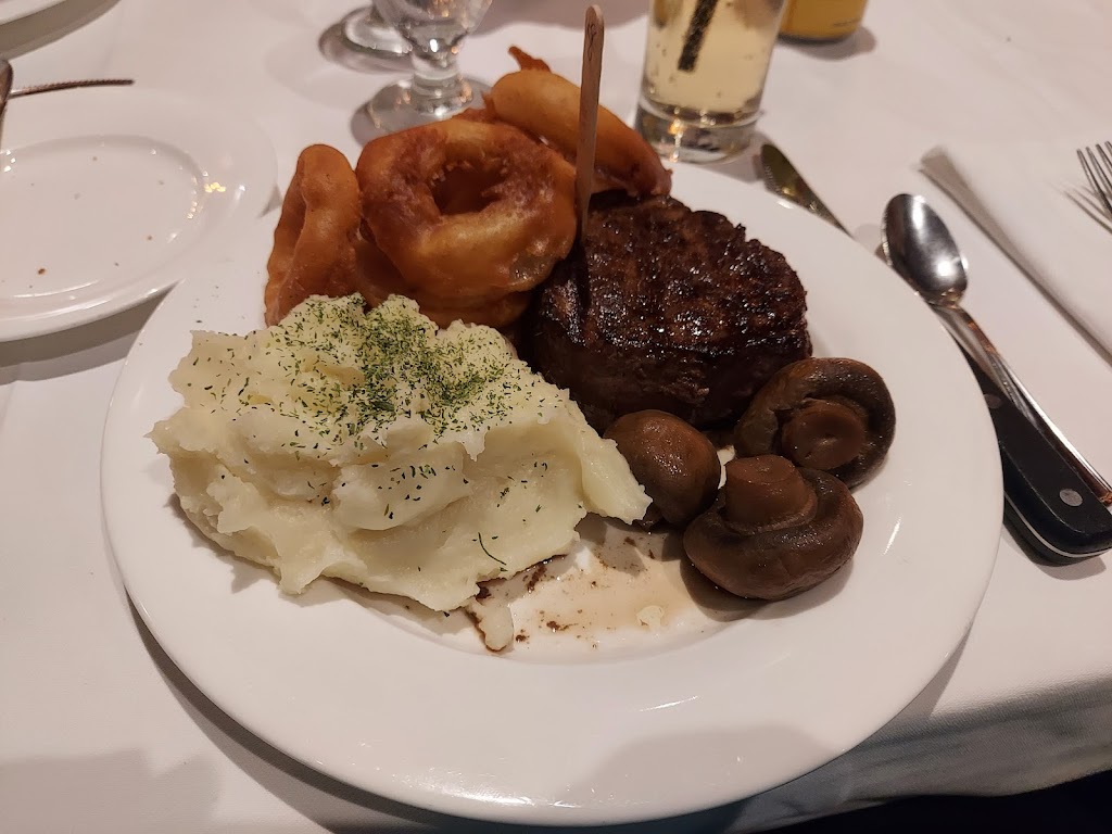 Rae & Jerrys Steak House | 1405 Portage Ave, Winnipeg, MB R3G 0W1, Canada | Phone: (204) 783-6155