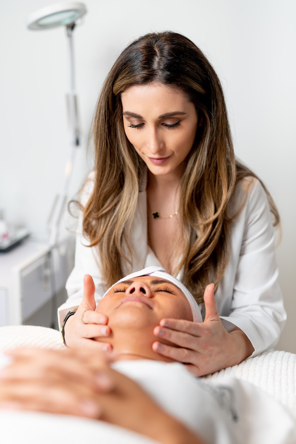 NZskin | 5657 Bell Harbour Dr, Mississauga, ON L5M 5J3, Canada | Phone: (647) 961-9944
