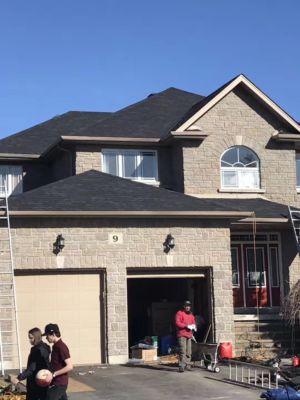 Jin Li Roofing INC | 238 Cardinal St, Barrie, ON L4M 6G9, Canada | Phone: (705) 970-6789