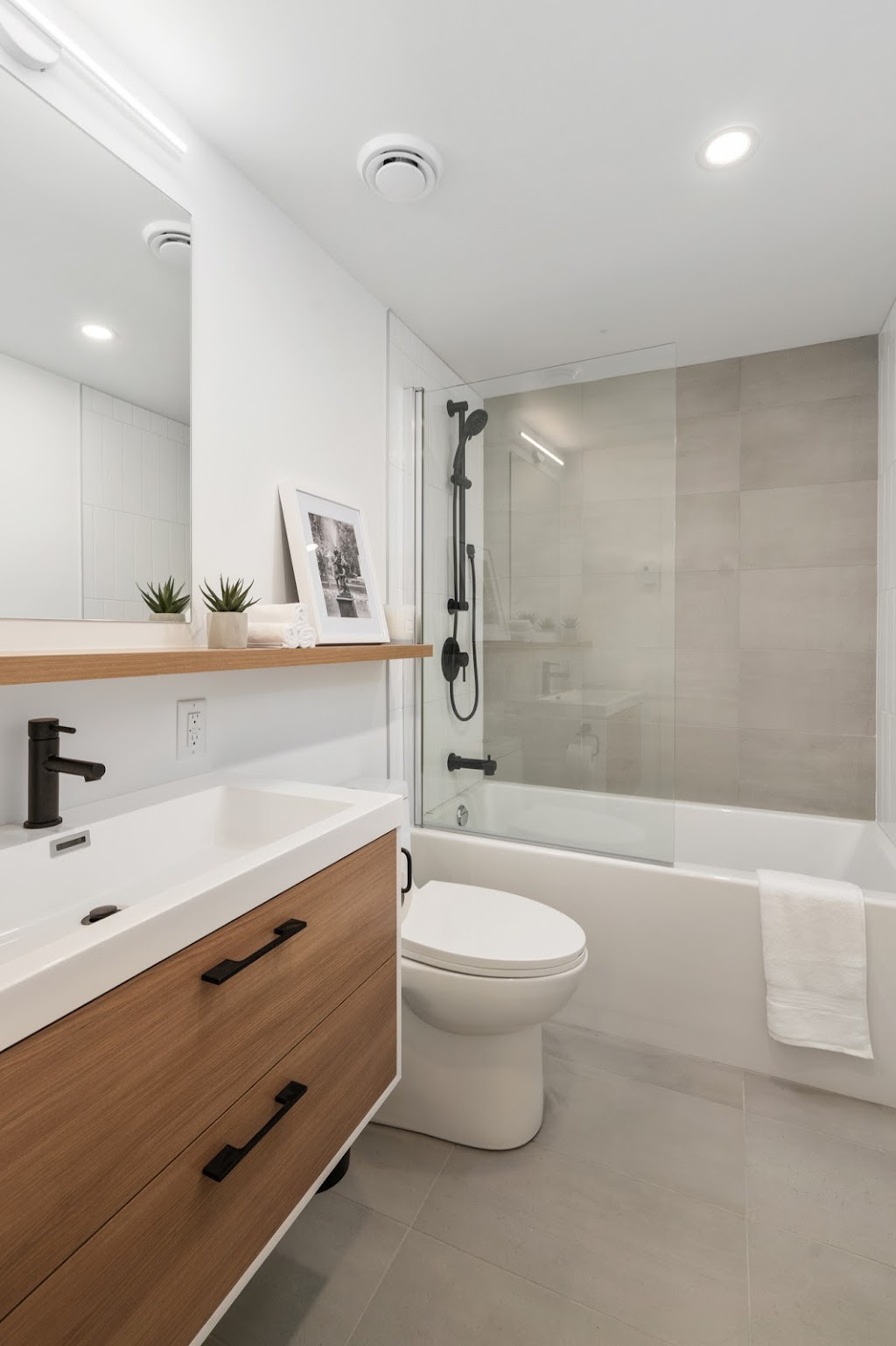 Milhaus Condos | 1250 Ave.Thérèse-Lavoie-Roux, Outremont, QC H2V 0B2, Canada | Phone: (438) 787-6517