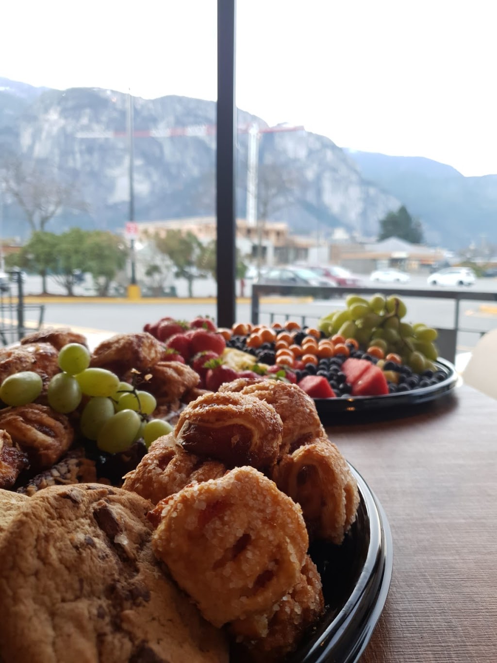 Naked Lunch Express | 1113 Industrial Way, Squamish, BC V8B 0H1, Canada | Phone: (604) 815-0731
