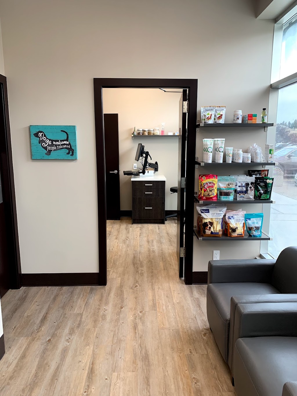 VCA Canada Marlborough Animal Hospital | 1440 52 St NE #186, Calgary, AB T2A 4T8, Canada | Phone: (403) 273-4664