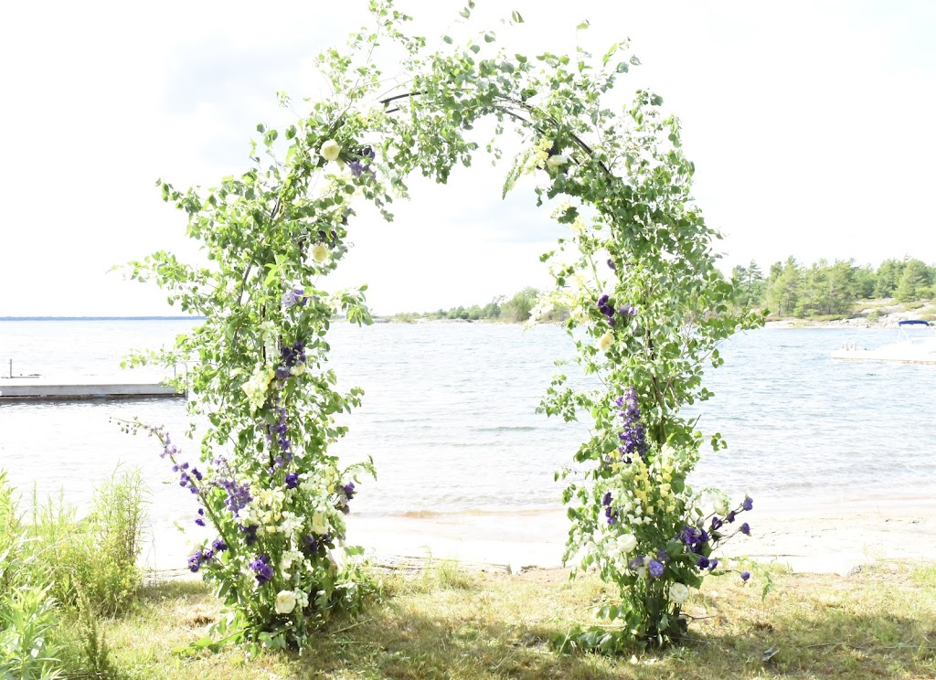 Ouisey Floral Studio | 1295 Wharf Street, Unit 45A Liverpool Road Entrance, Pickering, ON L1W 1A2, Canada | Phone: (905) 420-3777