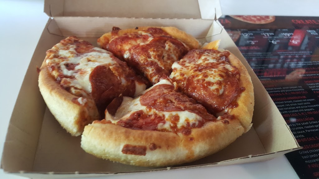 Pizza Hut | 392 John St, Thornhill, ON L3T 5W6, Canada | Phone: (905) 886-4444
