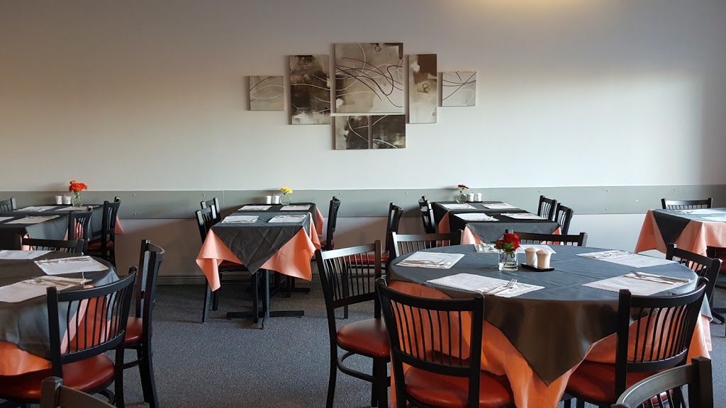 New Queen Restaurant | 1 Hobin St, Stittsville, ON K2S 1A6, Canada | Phone: (613) 836-6672