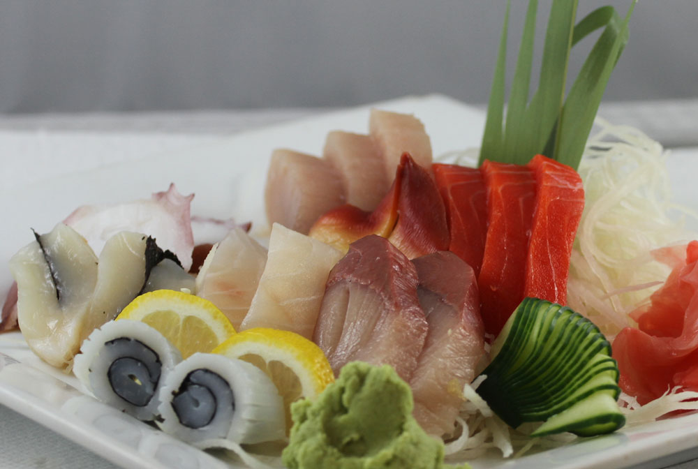 Lucky Sushi | 103-1102 Ewen Ave, New Westminster, BC V3M 5E4, Canada | Phone: (604) 529-9822