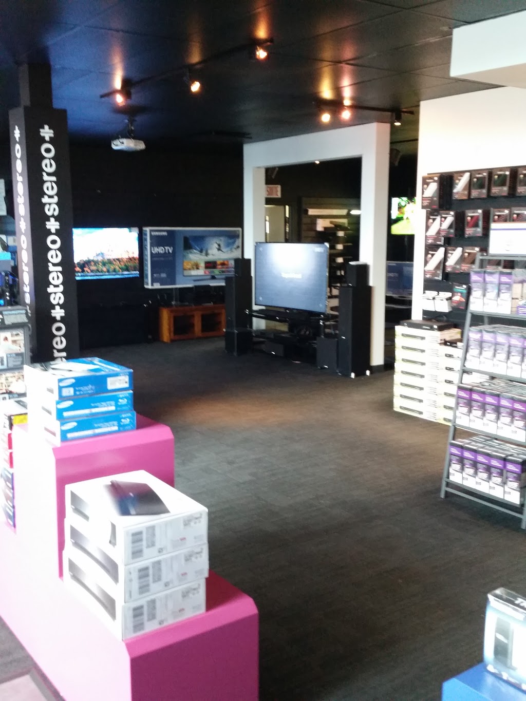 Stereo+ Drummondville | 700 Boulevard René-Lévesque #101, Drummondville, QC J2C 7A7, Canada | Phone: (819) 478-3314