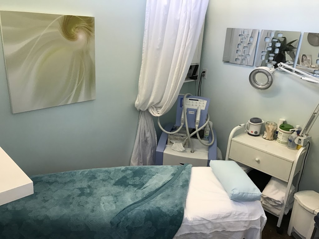Struktur Hair Skin & Nails Studio | 2905 Richmond Rd SW, Calgary, AB T3E 4N3, Canada | Phone: (403) 242-4230