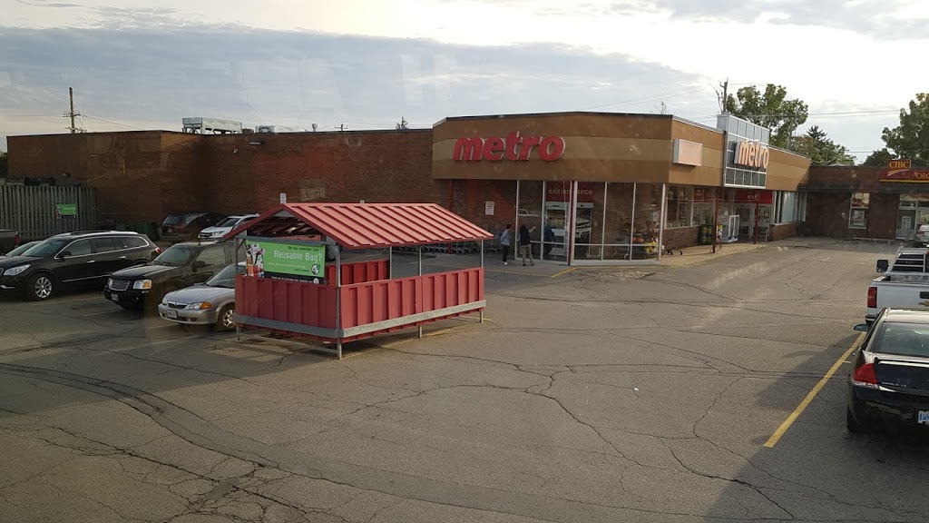 Metro | 333 King St E, Gananoque, ON K7G 1G6, Canada | Phone: (613) 382-7090
