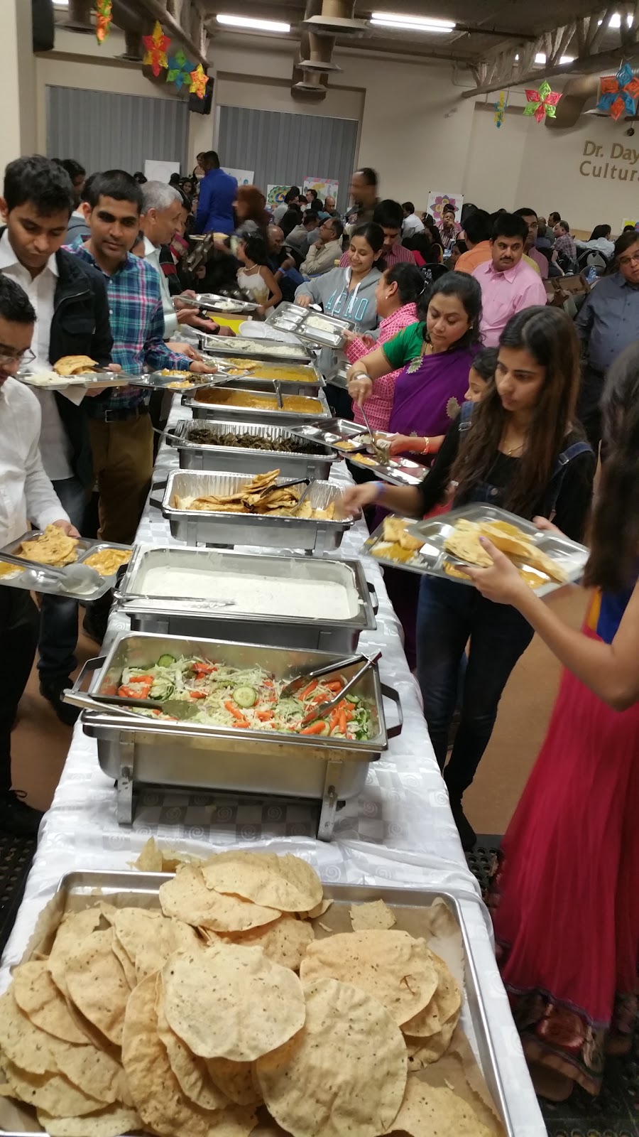 Desi Pizza & Curries | 849 Henderson Hwy, Winnipeg, MB R2K 2L4, Canada | Phone: (204) 504-7100