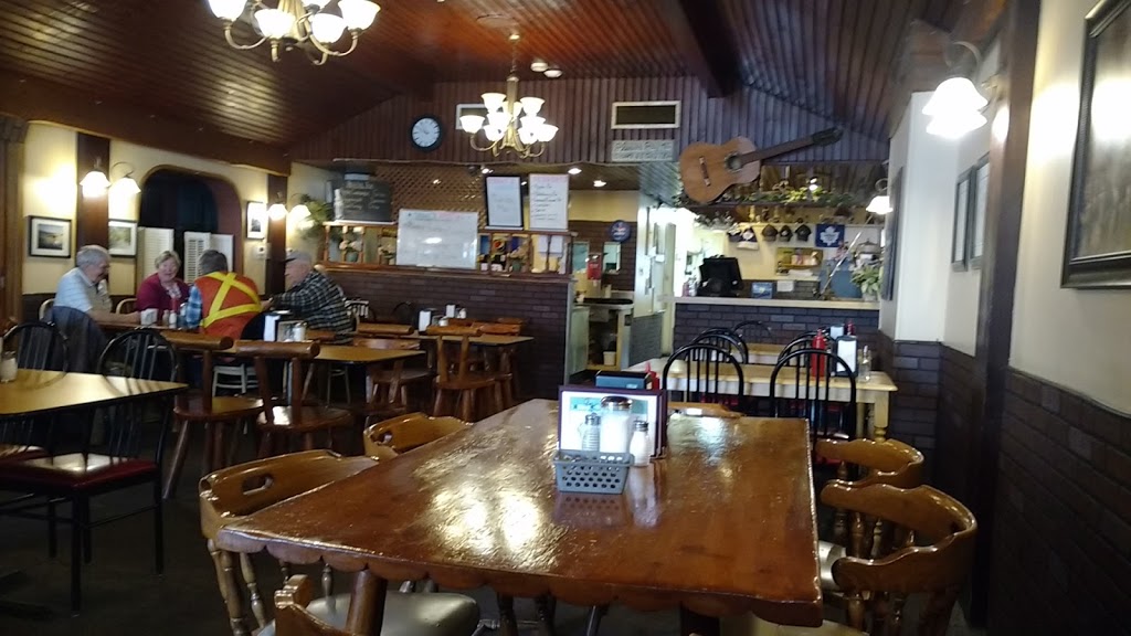 Gateway Family Restaurant | 327 Victoria St N, Tweed, ON K0K 3J0, Canada | Phone: (613) 478-2530