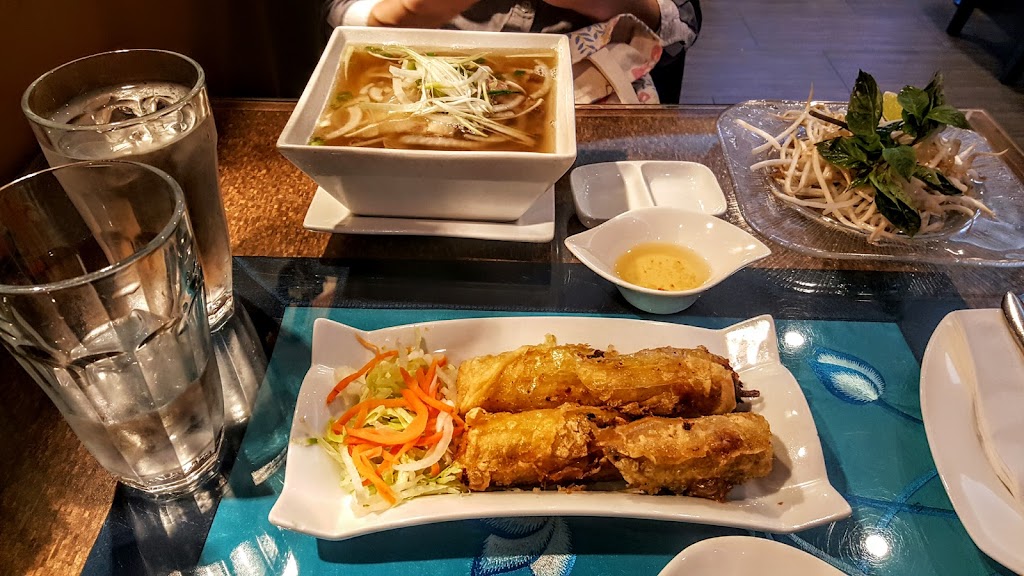 Pho Xua | 1768 St Clair Ave W, Toronto, ON M6N 1J3, Canada | Phone: (416) 519-9979