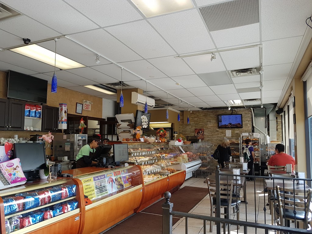 R Bakery Cafe | 326 Marlee Ave, North York, ON M6B 3H8, Canada | Phone: (416) 785-0002