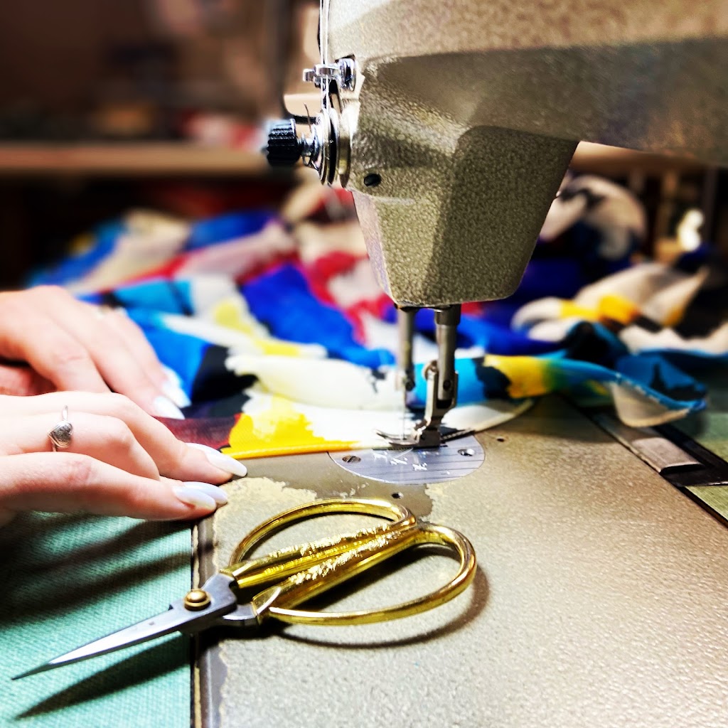 Naomi May Sews | 370 Pompano Ct, Oshawa, ON L1K 1M9, Canada | Phone: (905) 242-6362