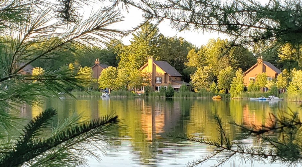 Le Lac à la Fontaine | 815 chemin Lac-Sir-John (Route 329), Lachute, QC J8H 3W9, Canada | Phone: (450) 820-8482