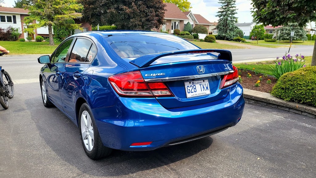 Dans le driveway | 2240 Rue des Bazars, Saint-Hyacinthe, QC J2T 4P2, Canada | Phone: (450) 230-4958