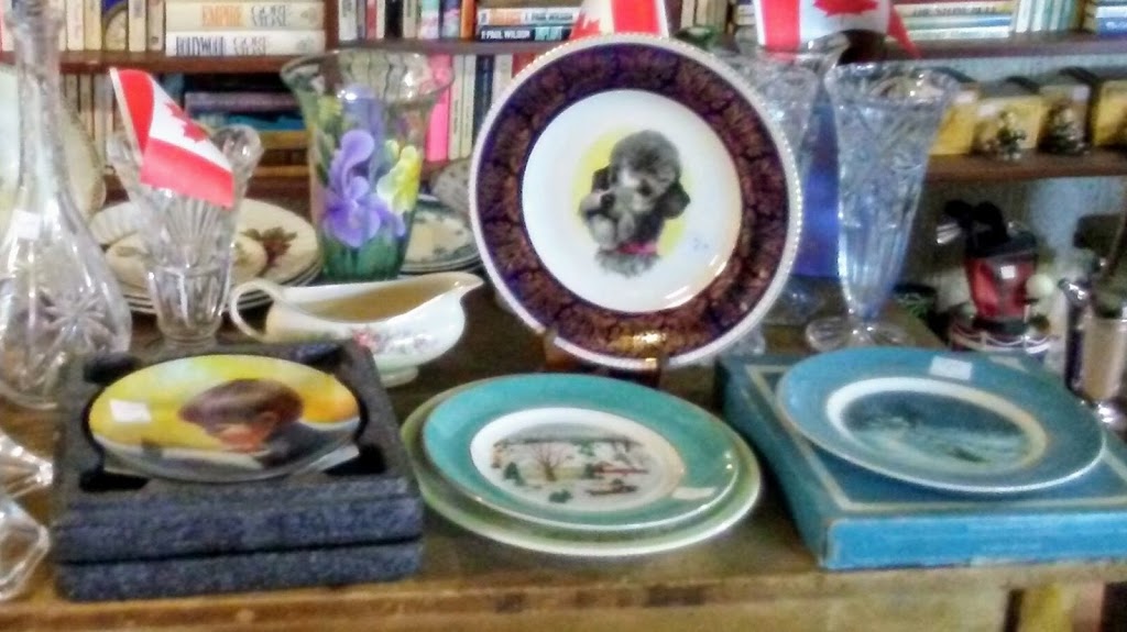 Craigy Muir Curiousities | 10 Water St, Spencerville, ON K0E 1X0, Canada | Phone: (613) 658-5245