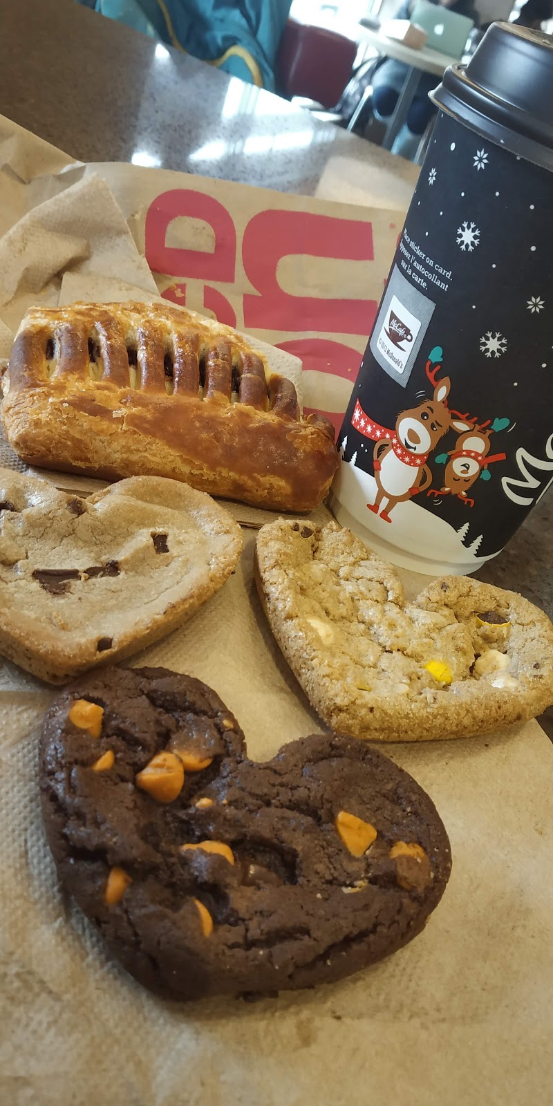 McDonalds | 2701 Lawrence Ave E, Scarborough, ON M1P 2S2, Canada | Phone: (416) 752-2610