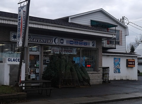 Le Dépanneur - Marché St-Bonaventure inc. | 1106 Rue Principale, Saint-Bonaventure, QC J0C 1C0, Canada | Phone: (819) 396-2711