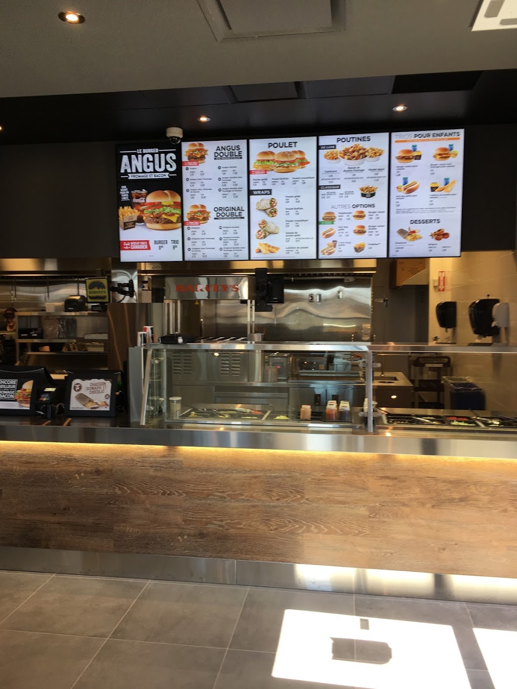 Harveys | 3600 Rue Laval, Lac-Mégantic, QC G6B 1A5, Canada | Phone: (819) 583-3640