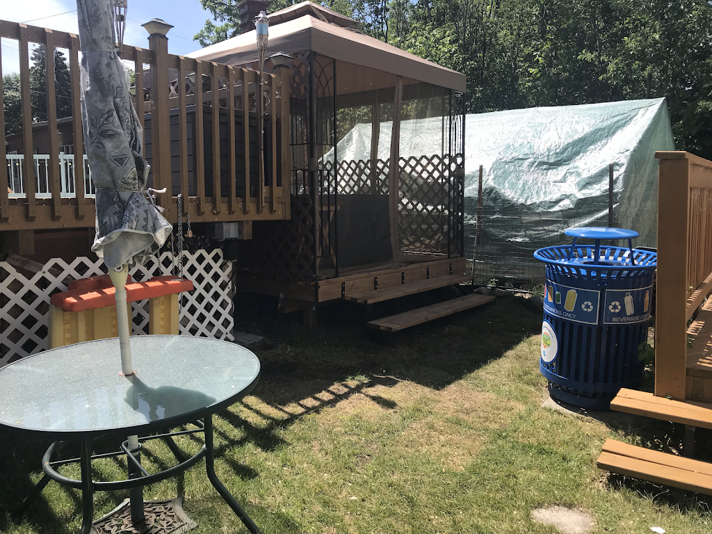 Grand Marais Cottage Rentals | 74 Pinehurst Ave, Grand Marais, MB R0E 0T0, Canada | Phone: (204) 754-2690