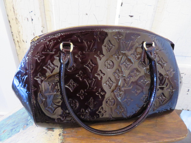 Wilders Consignment House | 7702 Elbow Dr SW, Calgary, AB T2V 1K2, Canada | Phone: (403) 454-7836