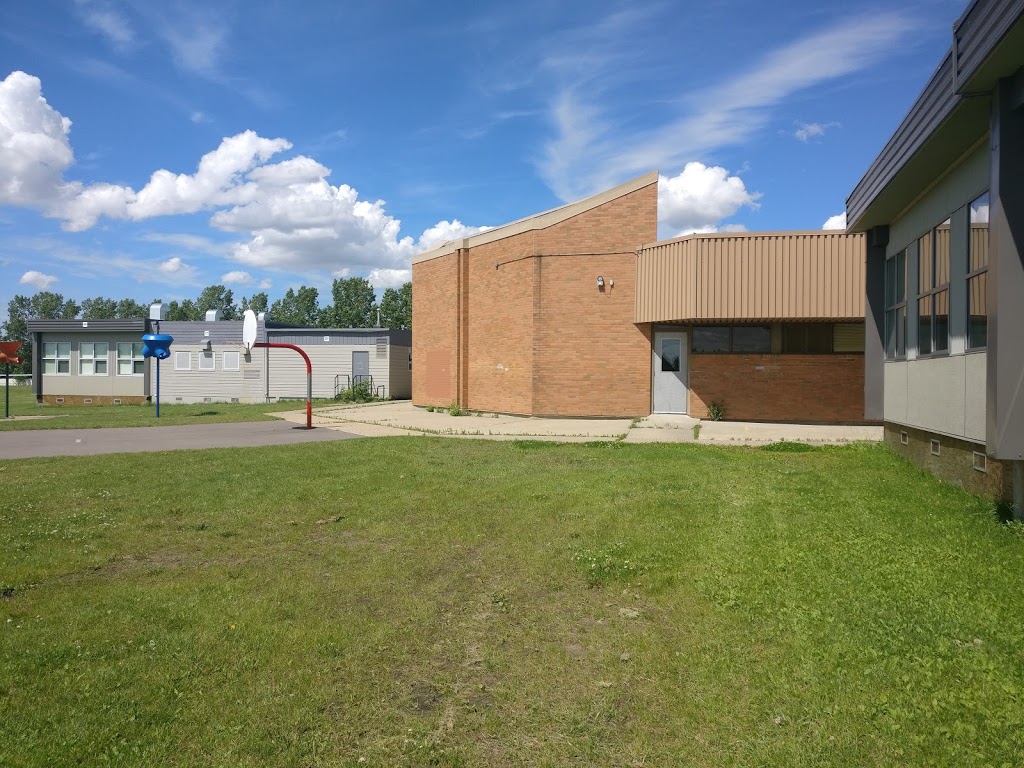 Bisset Park | 32 Ave NW, Edmonton, AB T6L 5X1, Canada | Phone: (780) 442-5311