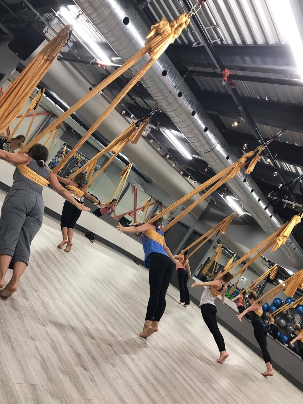 Centre Sportif Extrême Évolution Laval | 4463 Desserte Nord Autoroute 440, Laval, QC H7P 6E2, Canada | Phone: (450) 688-8333