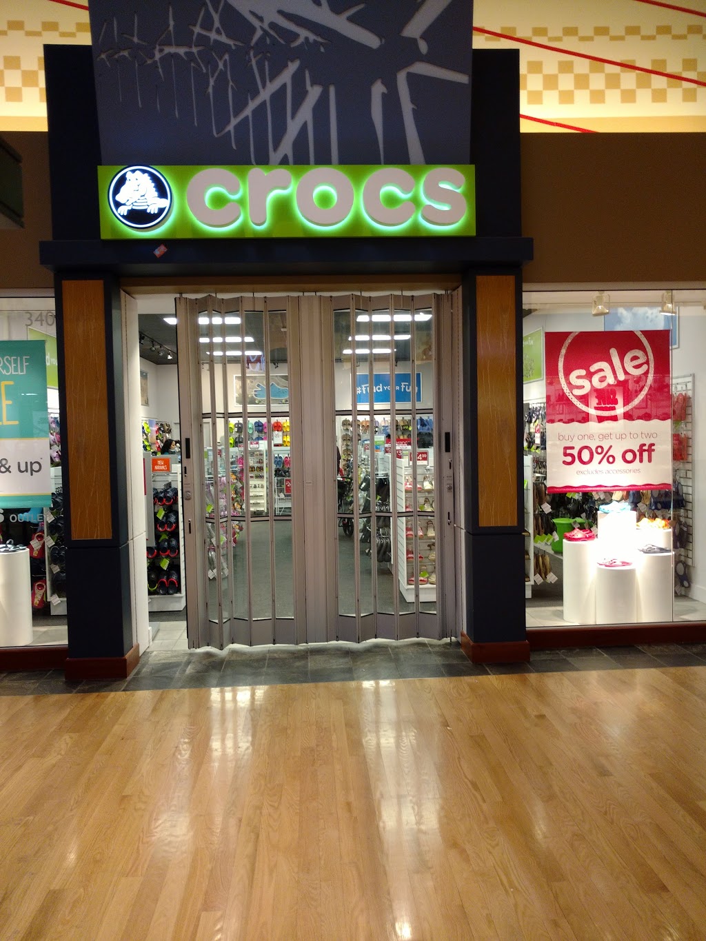 croc store crossiron mills