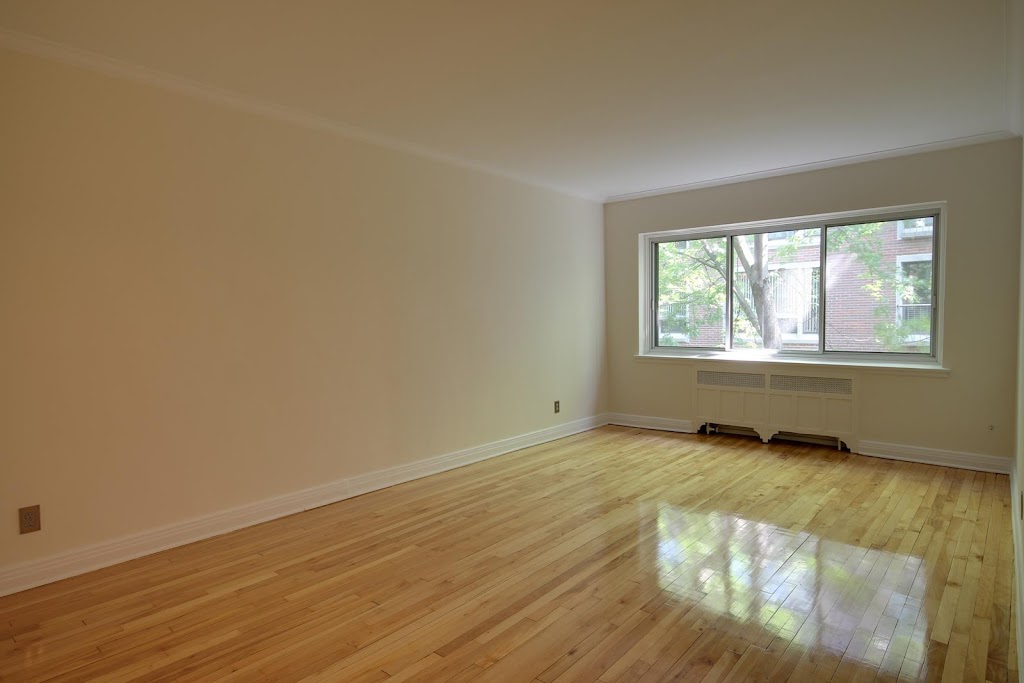 Le Crestwood | 3555 Av. Atwater, Montréal, QC H3H 1Y3, Canada | Phone: (514) 704-6884