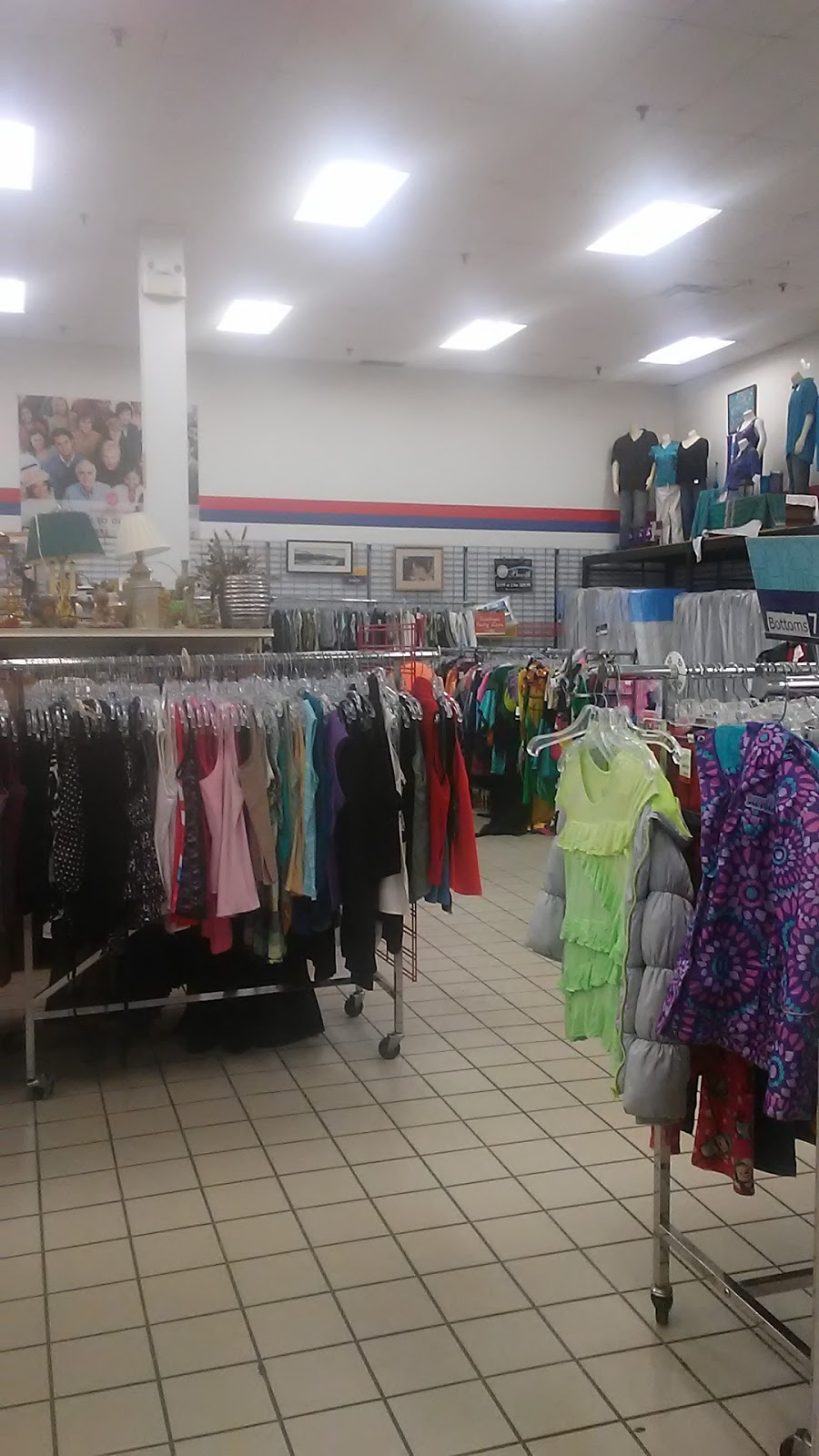Highland Park Shopping Centre | 525 Highland Rd W, Kitchener, ON N2M 5P4, Canada | Phone: (519) 744-5942