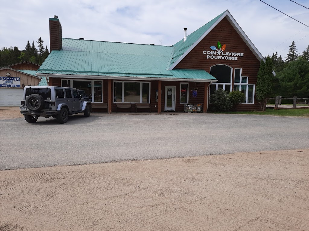 Pourvoirie Coin Lavigne | 5045 Parc du Mont Tremblant, Saint-Côme, QC J0K 2B0, Canada | Phone: (450) 883-1072