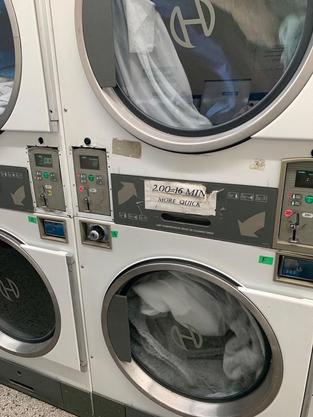 Buanderie du Parc (Laundromat) | 3486 Av du Parc, Montréal, QC H2X 2H7, Canada | Phone: (514) 903-4352