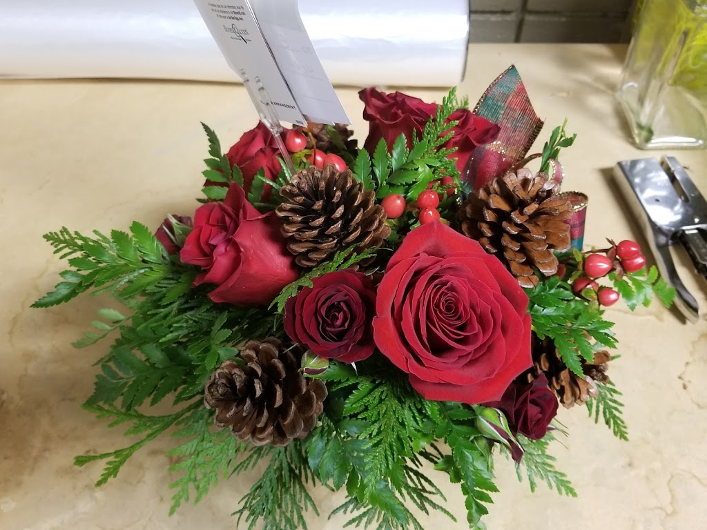 Edelweiss Florist | 1110 Henderson Hwy #2, Winnipeg, MB R2G 1L1, Canada | Phone: (204) 339-5515