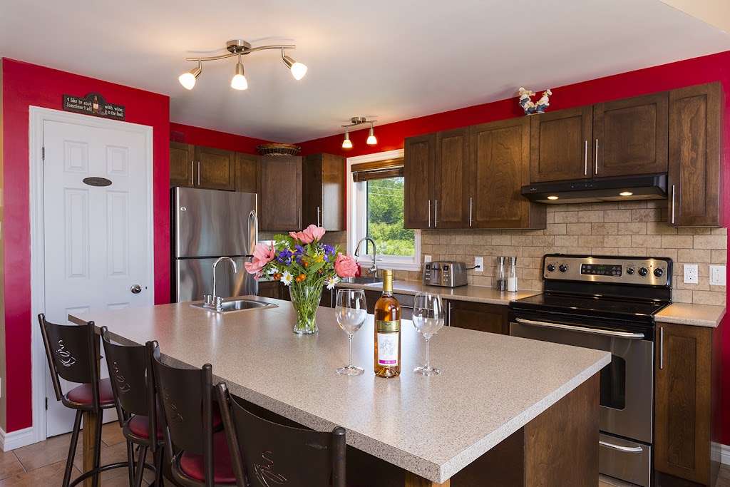 à la Barrique Enchantée | 17 Chem. des Prés, Petite-Rivière-Saint-François, QC G0A 2L0, Canada | Phone: (438) 883-0502