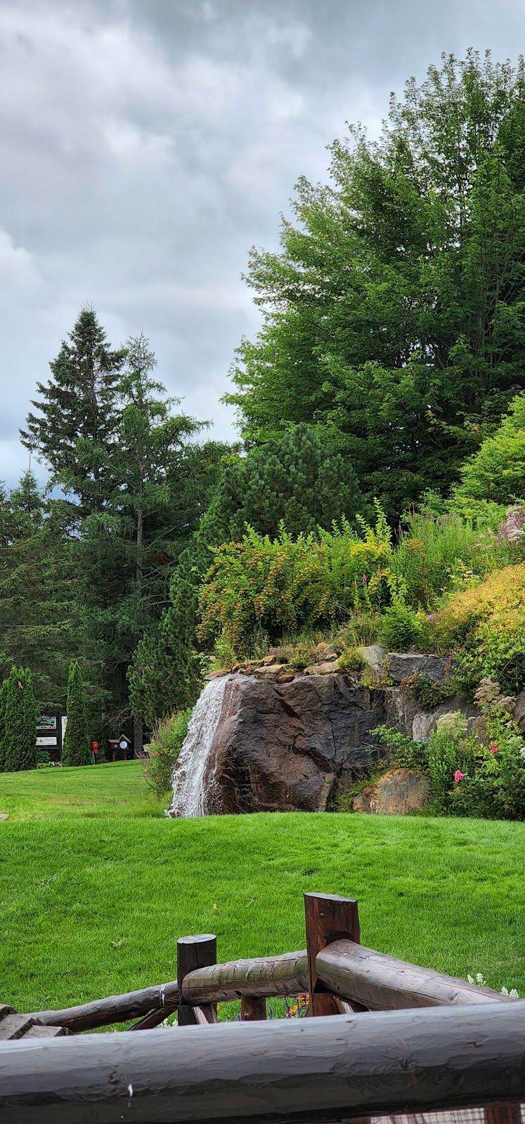 Domaine Royal Laurentien | 2237 Chem. du Lac Nantel S, Saint-Faustin-Lac-Carré, QC J0T 1J2, Canada | Phone: (819) 326-5454