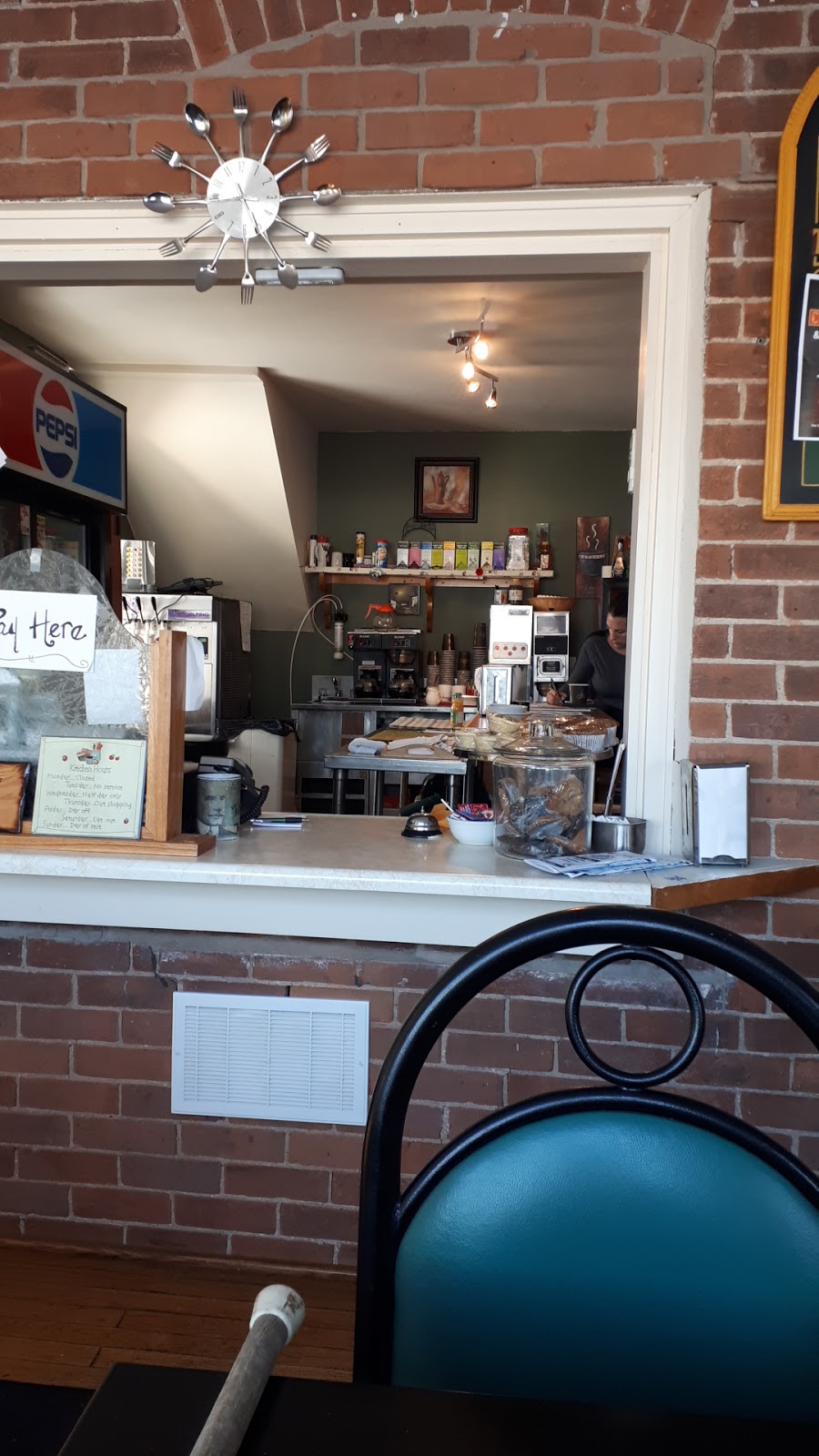 L A Cafe | 339 Lafontaine Rd W, Tiny, ON L9M 0H1, Canada | Phone: (705) 533-4216