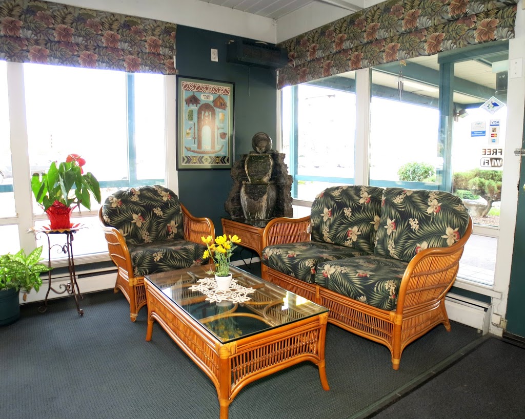 Tiki Village Motor Inn | 2408 34 St, Vernon, BC V1T 5W8, Canada | Phone: (250) 503-5566