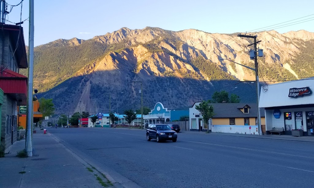 Hotel DeOro | 639 Main St, Lillooet, BC V0K 1V0, Canada | Phone: (250) 256-2355