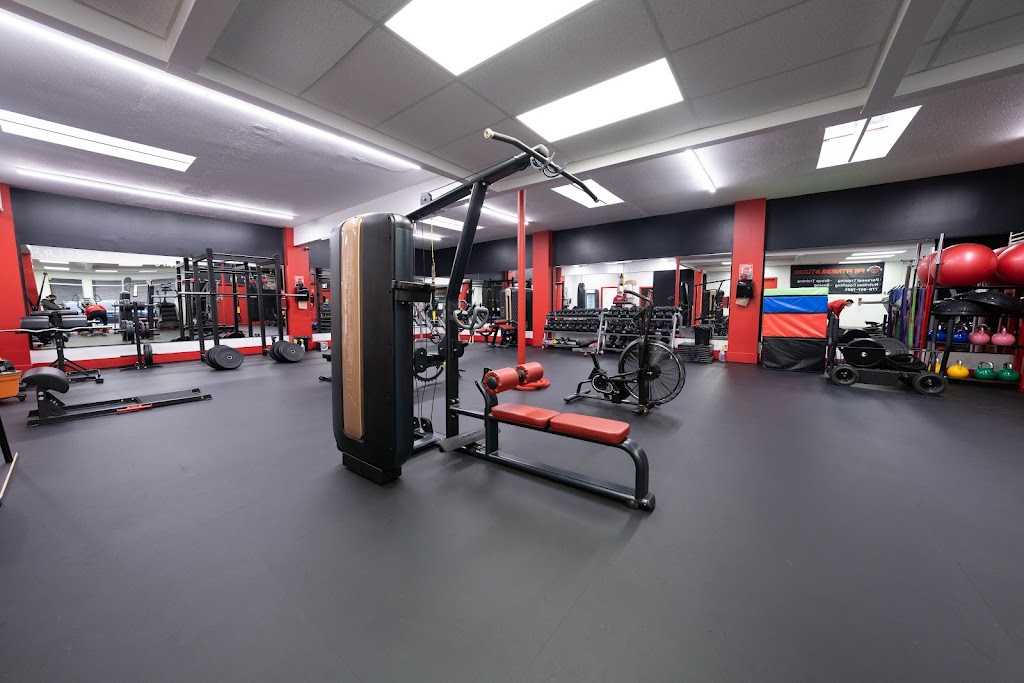 PR Fitness Studio | 1430 Johnston Rd, White Rock, BC V4B 3Z5, Canada | Phone: (778) 997-7868