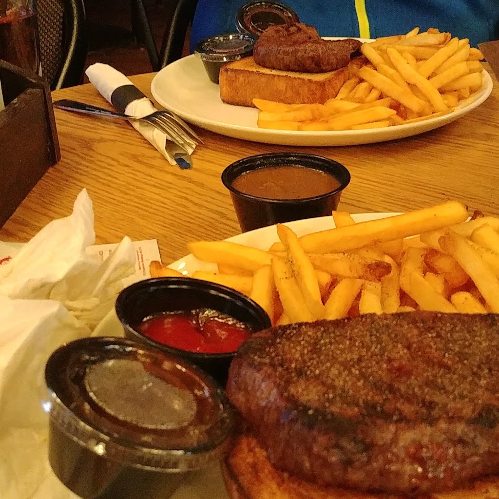 Beckhams Pub & Eatery | 1355 32 Ave NE, Calgary, AB T2E 7Z5, Canada | Phone: (403) 291-9091