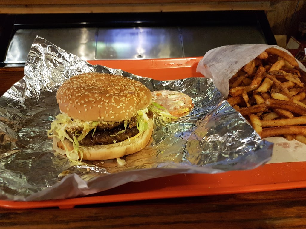Beach Boy Restaurant | 70 1 Ave, Gimli, MB R0C 1B0, Canada | Phone: (204) 642-7560