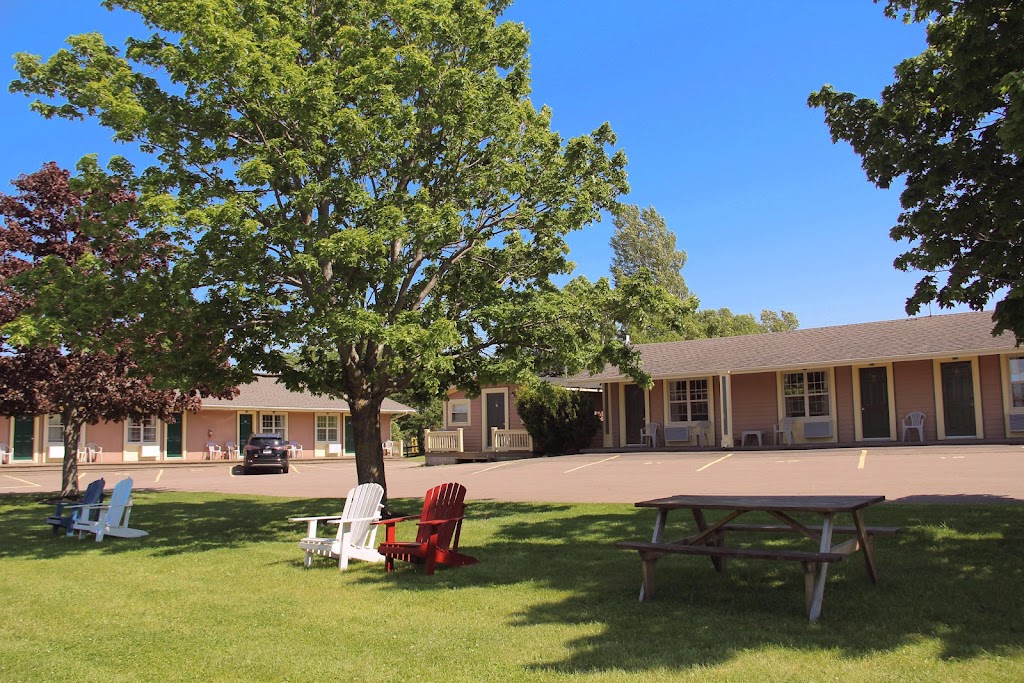Silverwood Motel | 8933 Cavendish Rd, Green Gables, PE C0A 1M0, Canada | Phone: (800) 565-4753