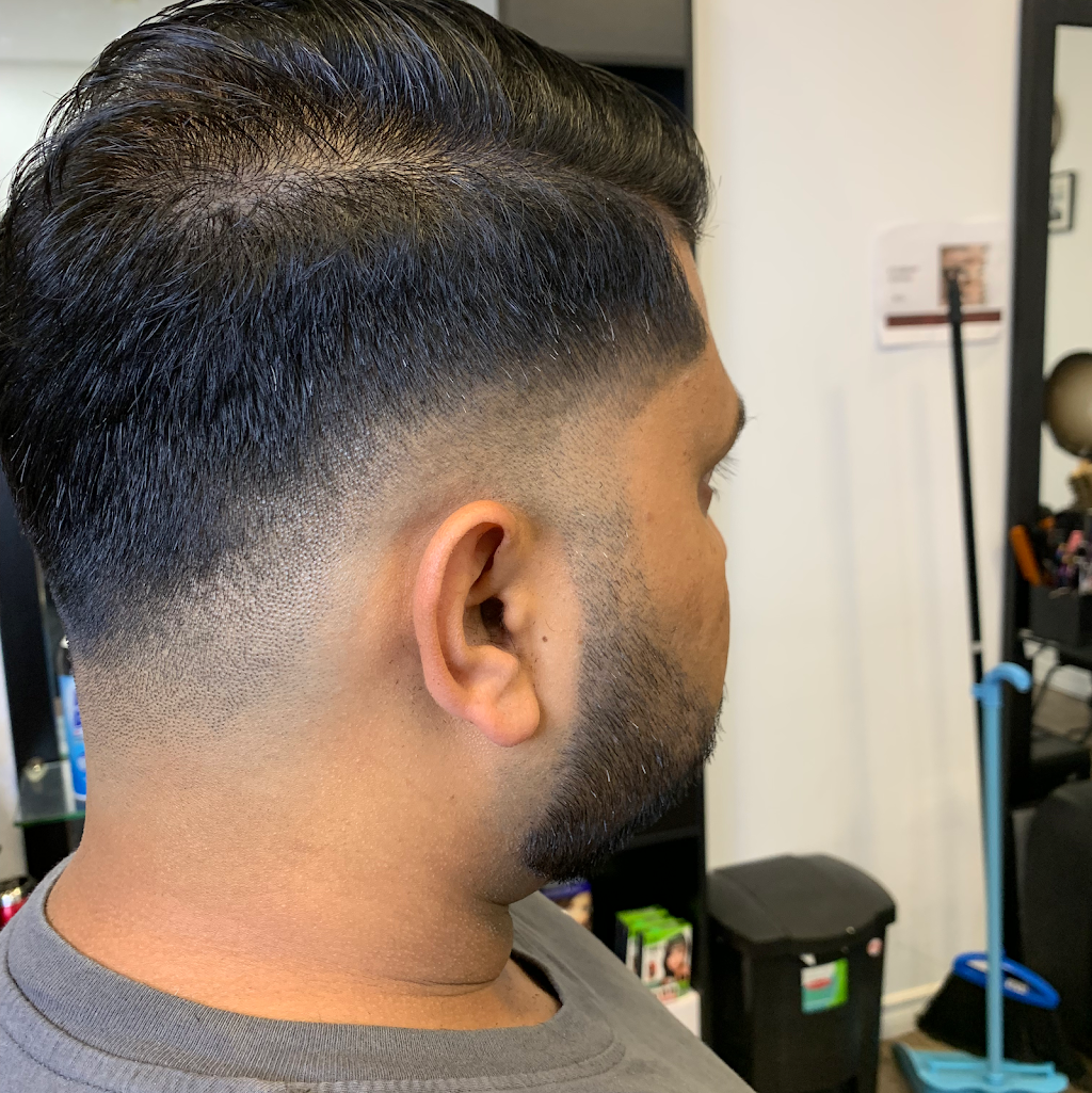 Paris barber | 5400 Grande Allée suite 3, Saint-Hubert, QC J3Y 1A4, Canada | Phone: (438) 879-4004